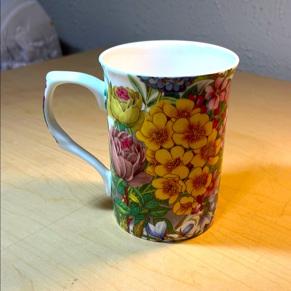 Stencil Gracie Bone China coffee or tea cup 9 ounce